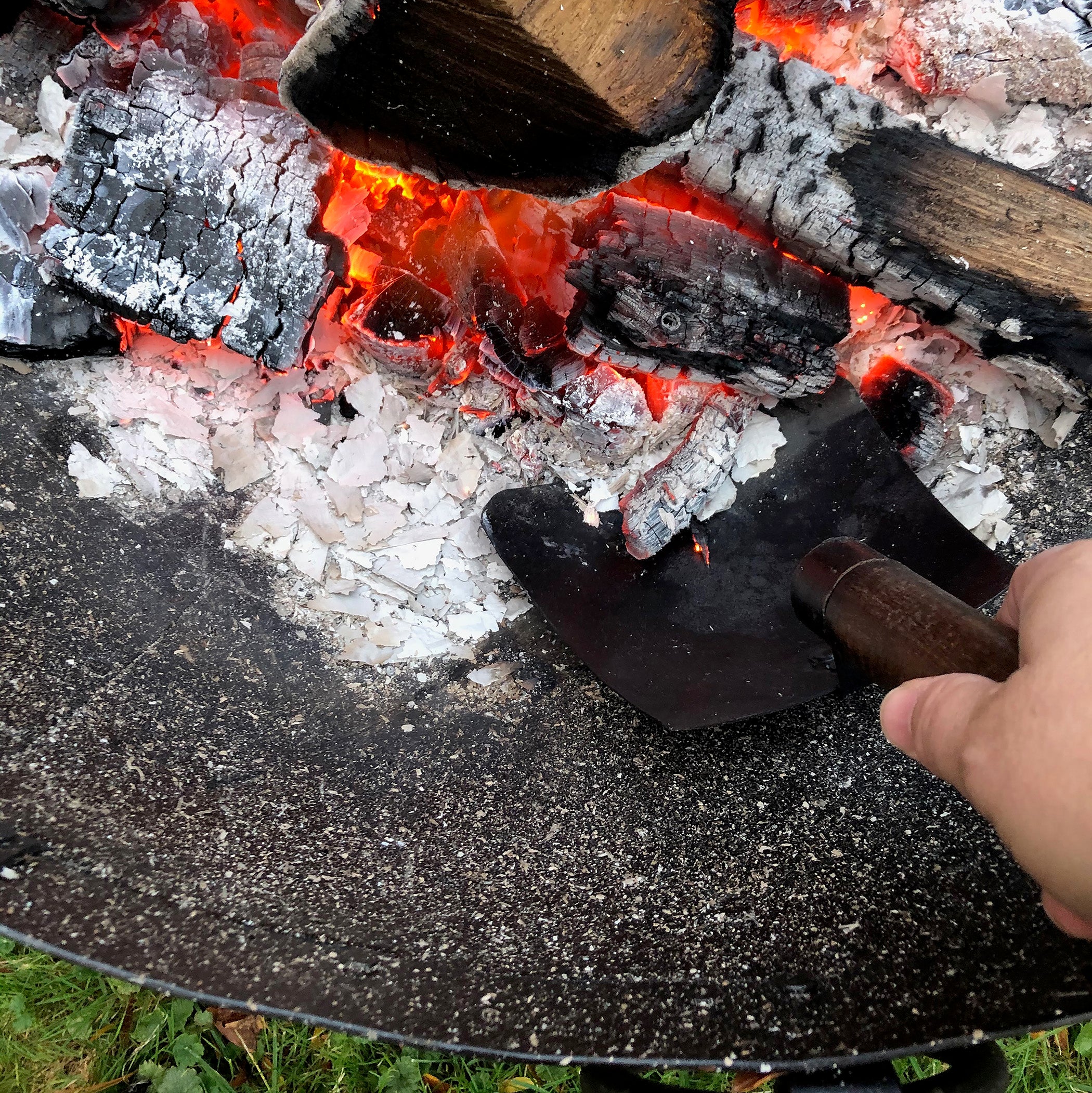 Ash Removal Tool For Firepit & Camp, Rome Industries #163