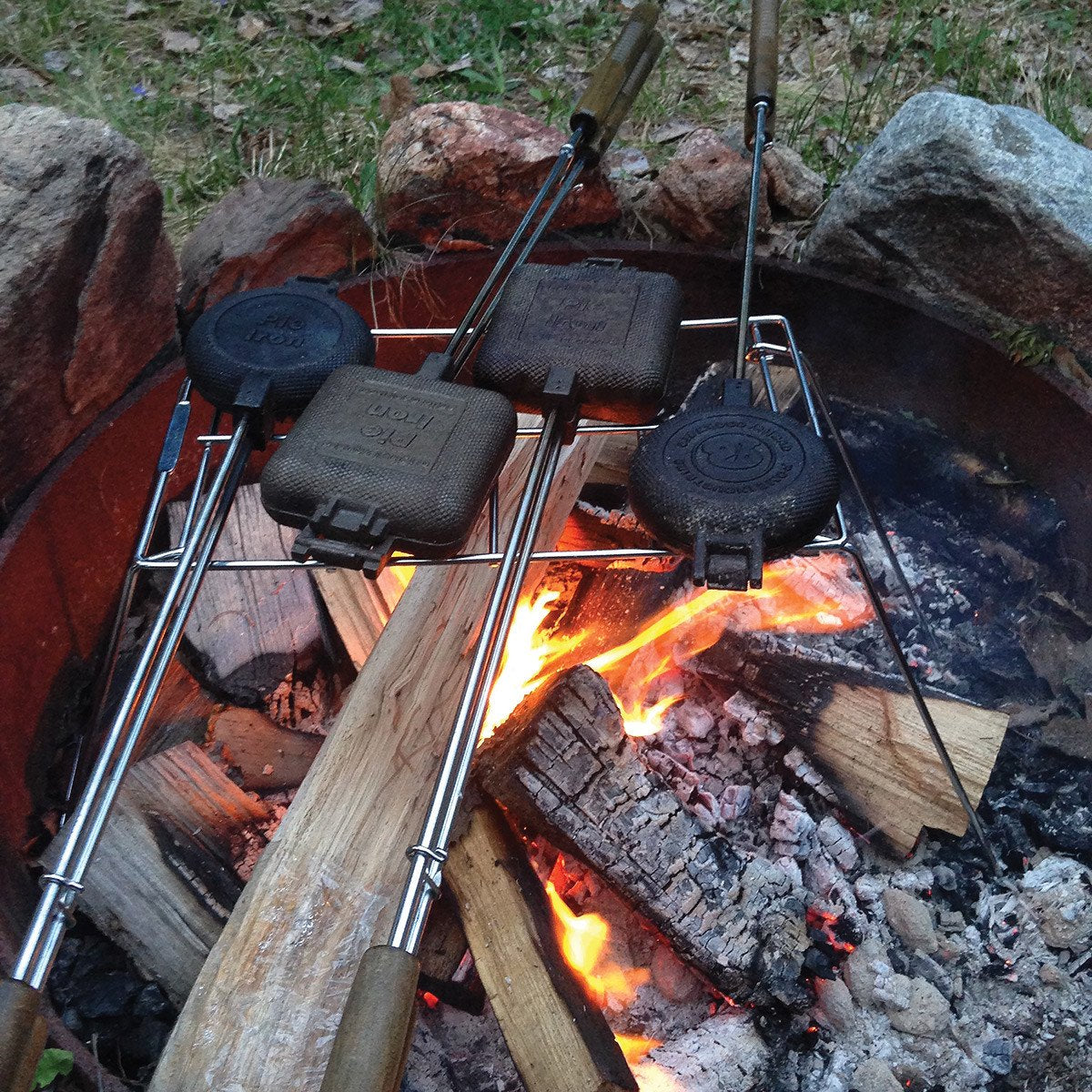 Pie Iron Grill Stand, Rome Industries #136