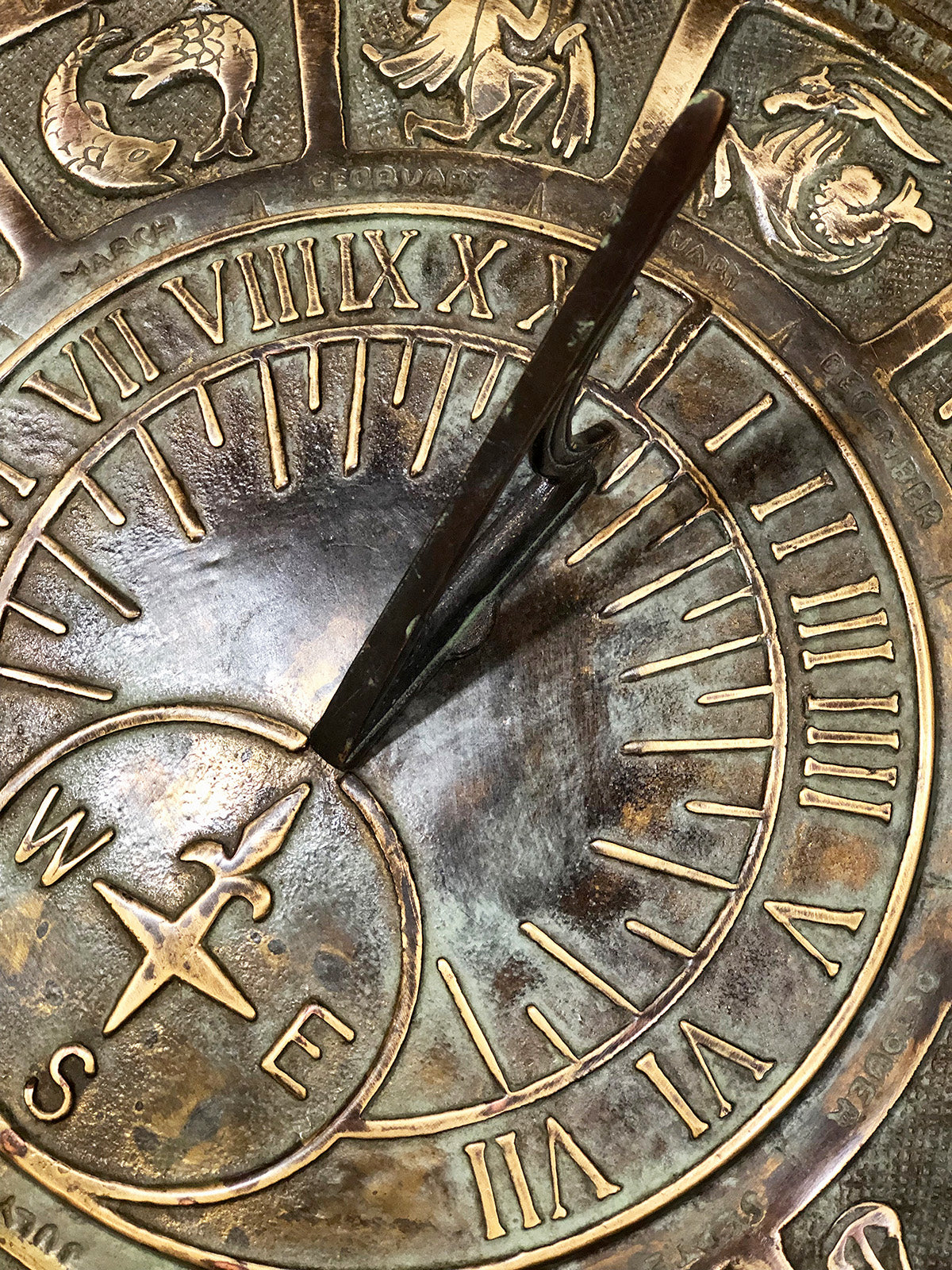 Solid Brass Zodiac Sundial, Rome Industries #1920